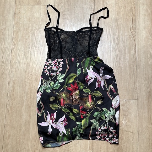 NEW! KATIE MAY MAN WHISPERER IN DARK GARDEN, SIZE SMALL 0823 - Picture 5 of 8